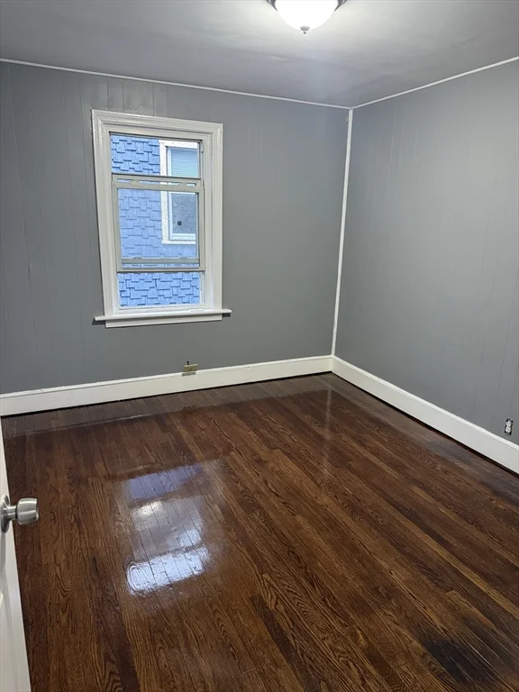 356 Linden St, Fall River