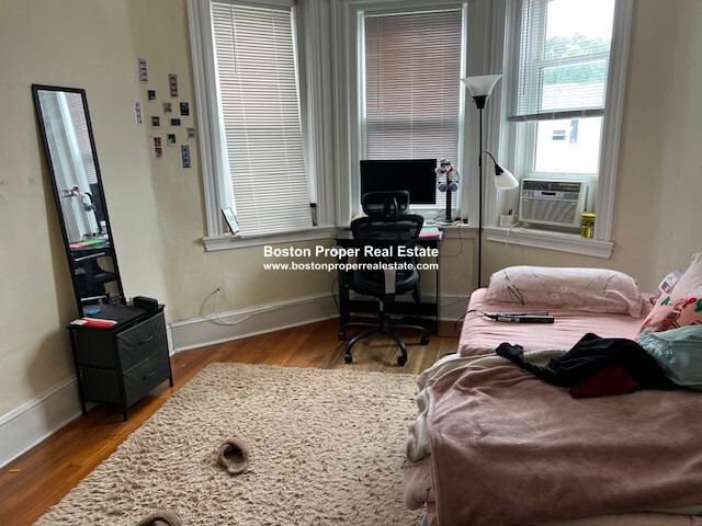 895 Huntington Ave, Mission Hill