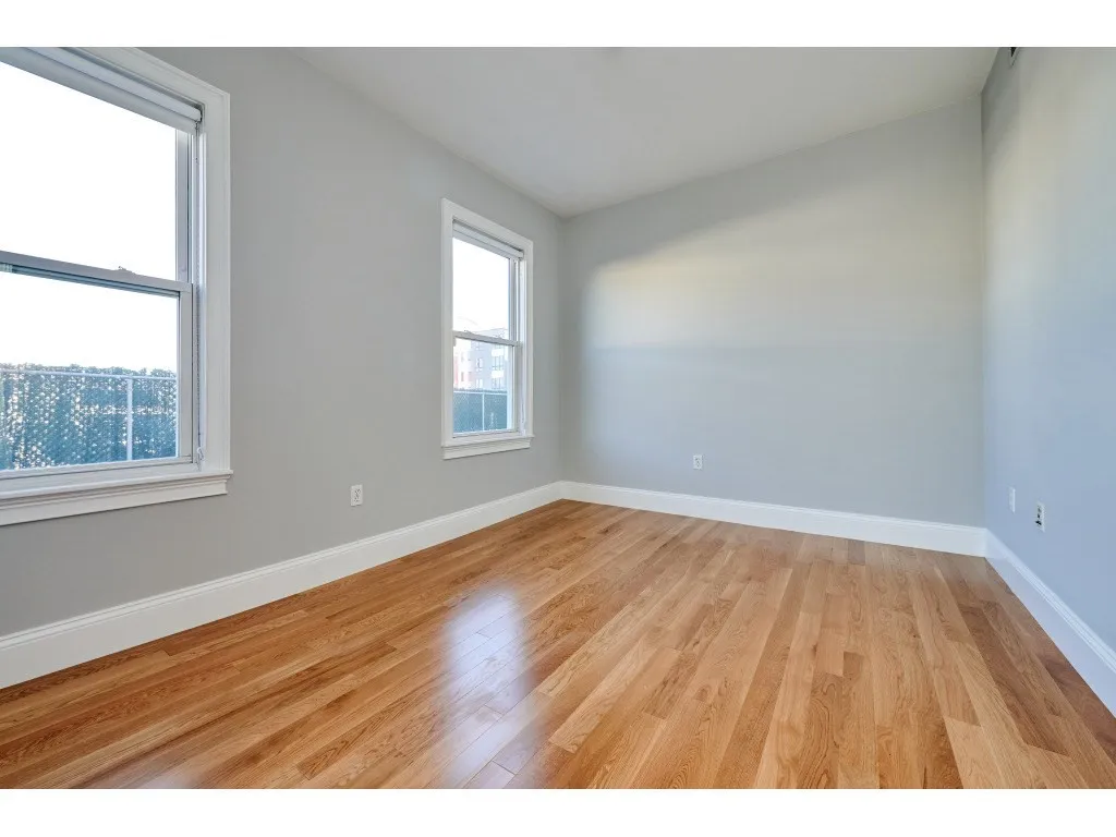 12 Humboldt Pl, South Boston