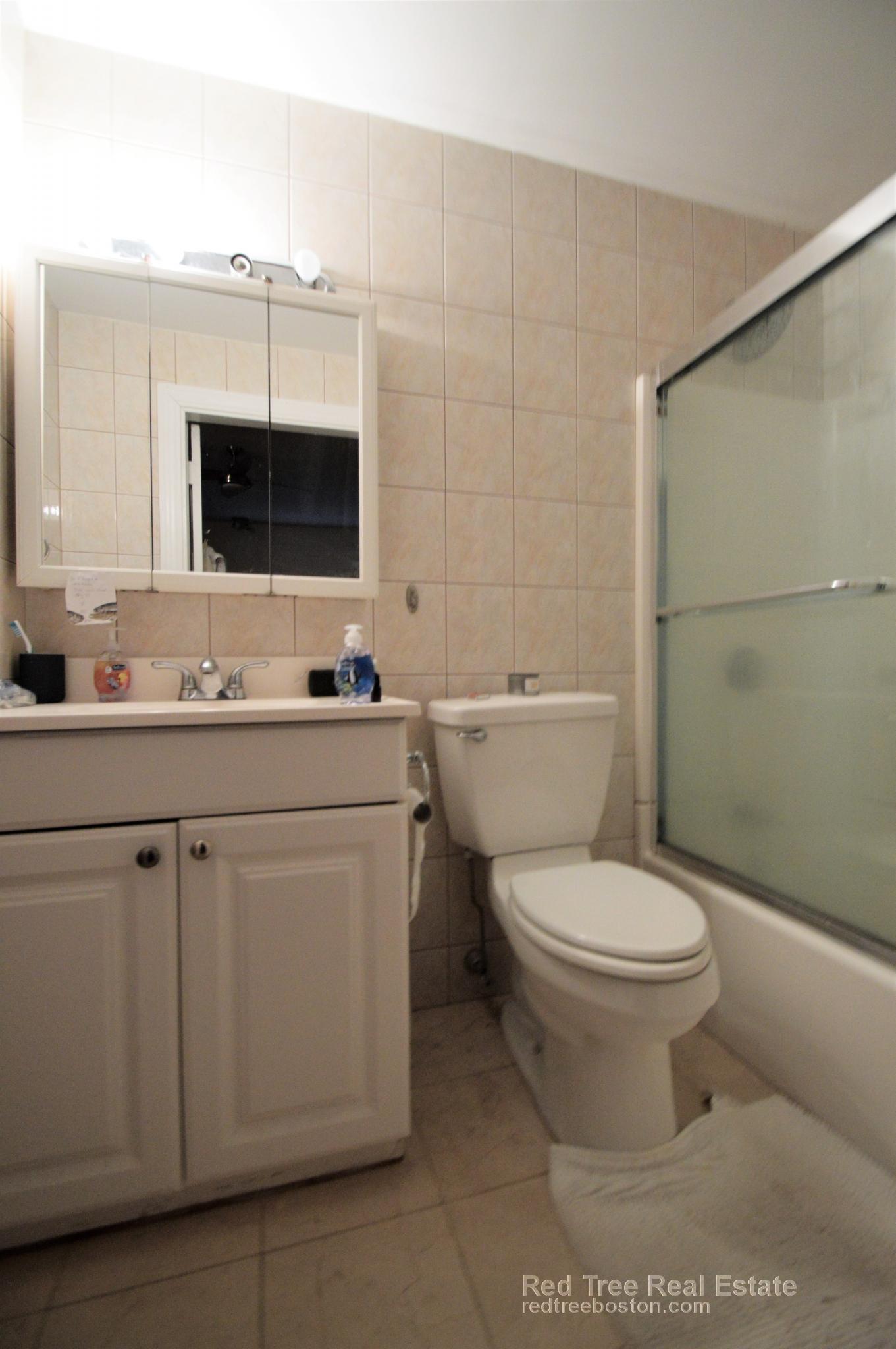 1689 Beacon St, Aspinwall Hill