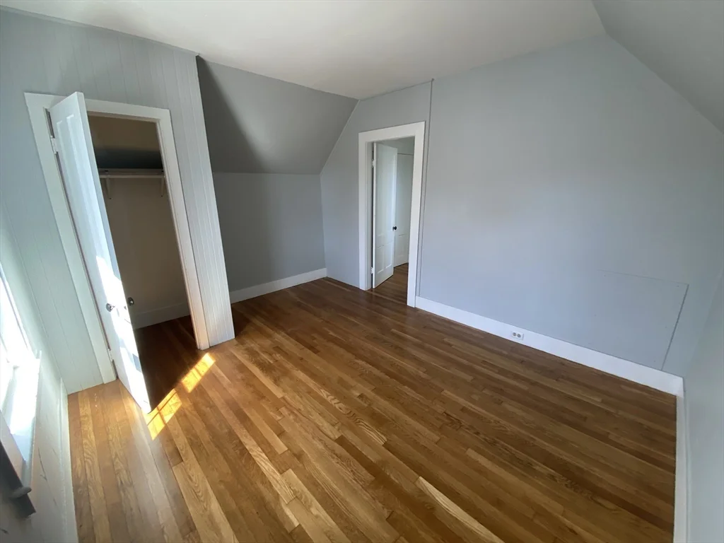 74 Moore Ave, Warren