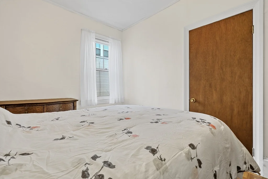 32 Beloit Rd, The Manor