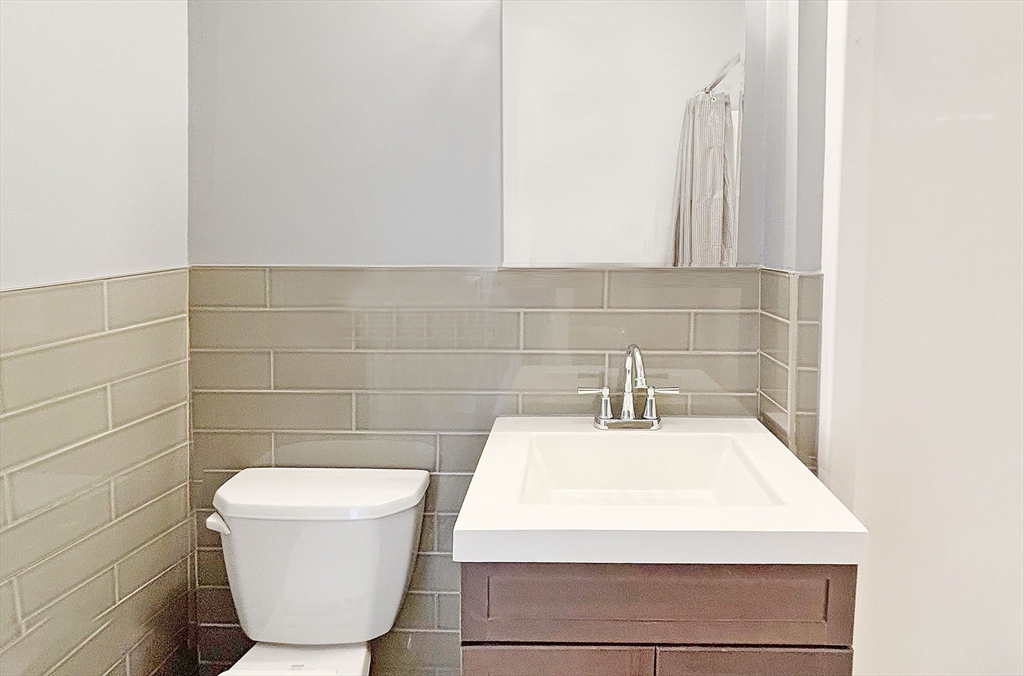 1043 Winthrop Ave, Revere