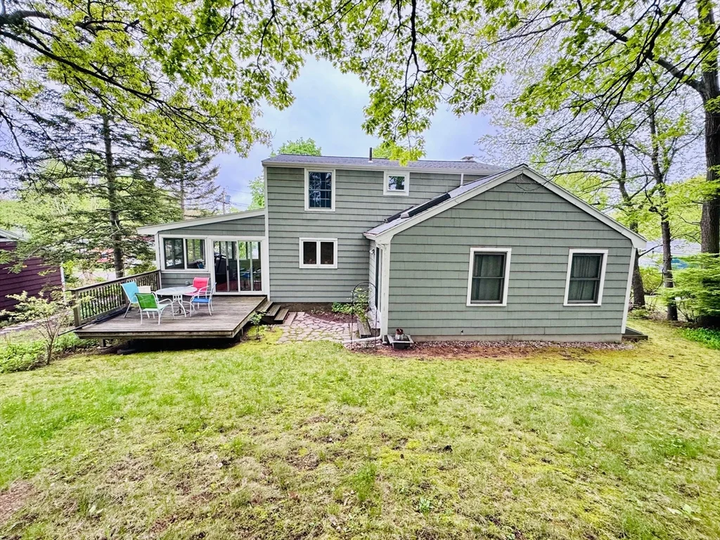 18 Lariviere Rd, Saxonville