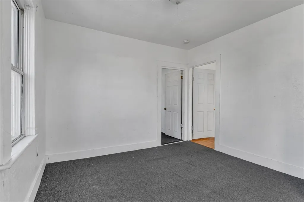 13-R Plain St, Taunton