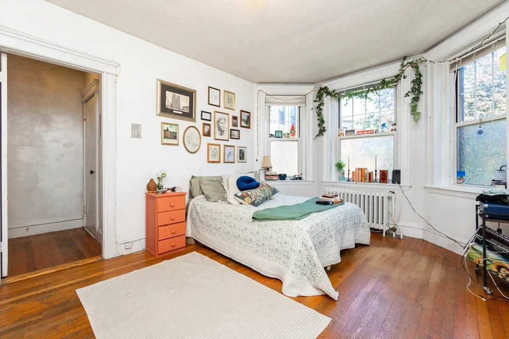 118 Riverway, Longwood