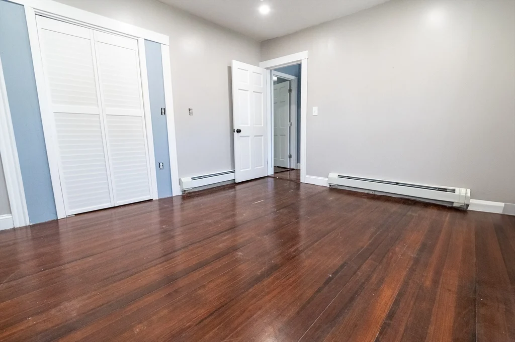 28 Harding Ter, Dedham