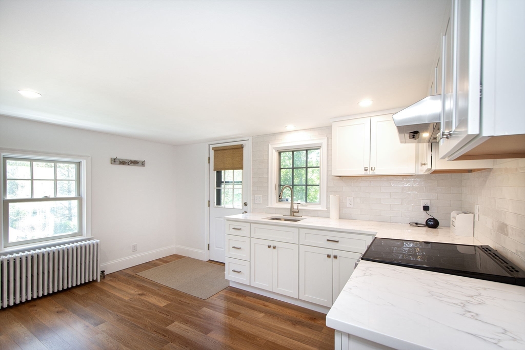 1A Roc Fall Rd, Hingham