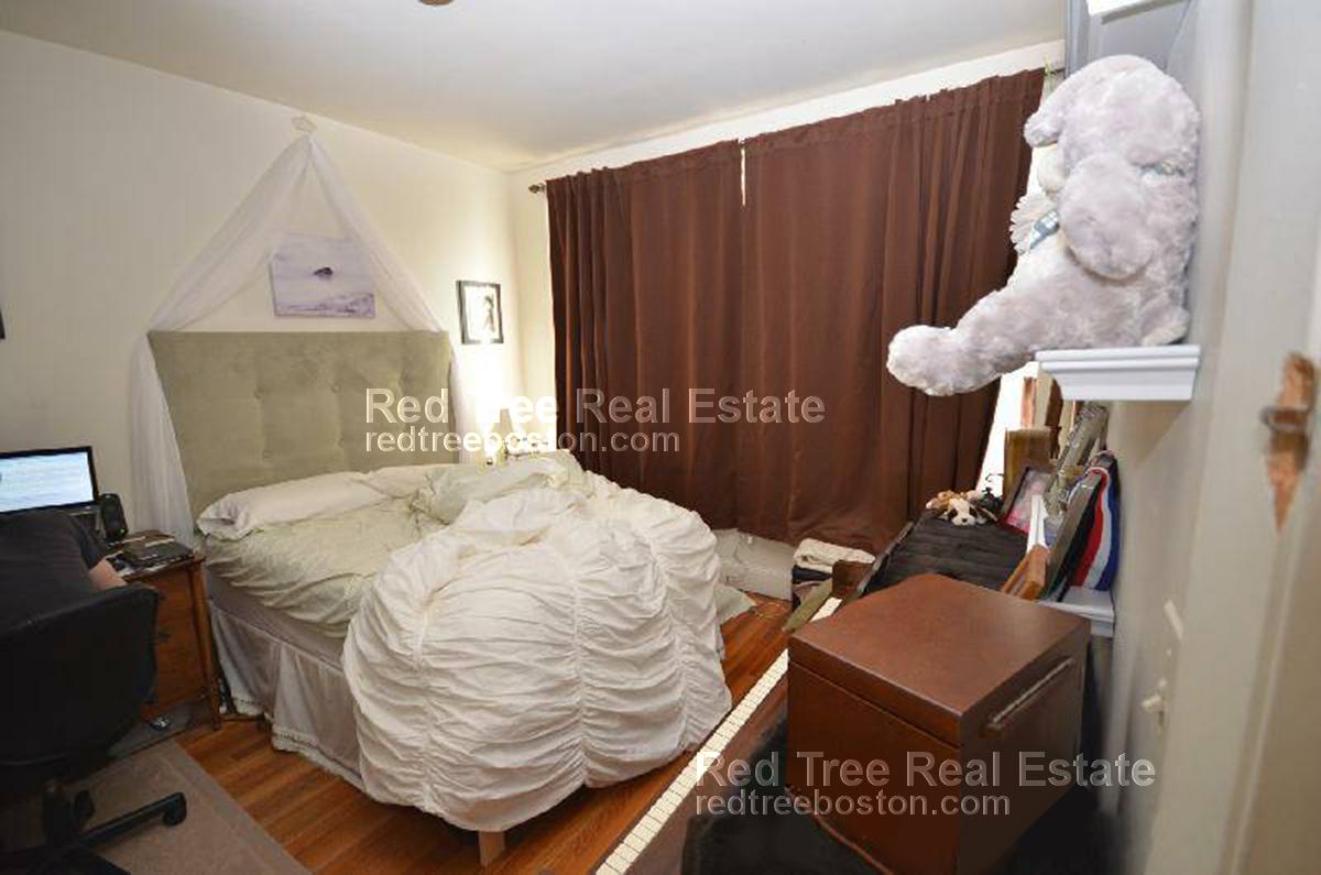 33 Lancaster Ter, Corey Hill