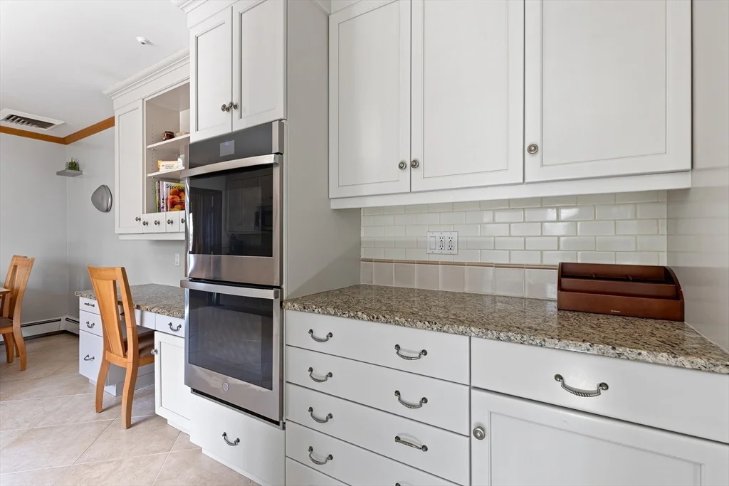 10 Stonewood Dr, Newton