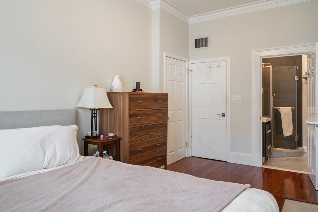 2 bed, 2 bath apartment for rent at 34 Commonwealth Ave Unit 3, Back Bay — photo 5 of 7