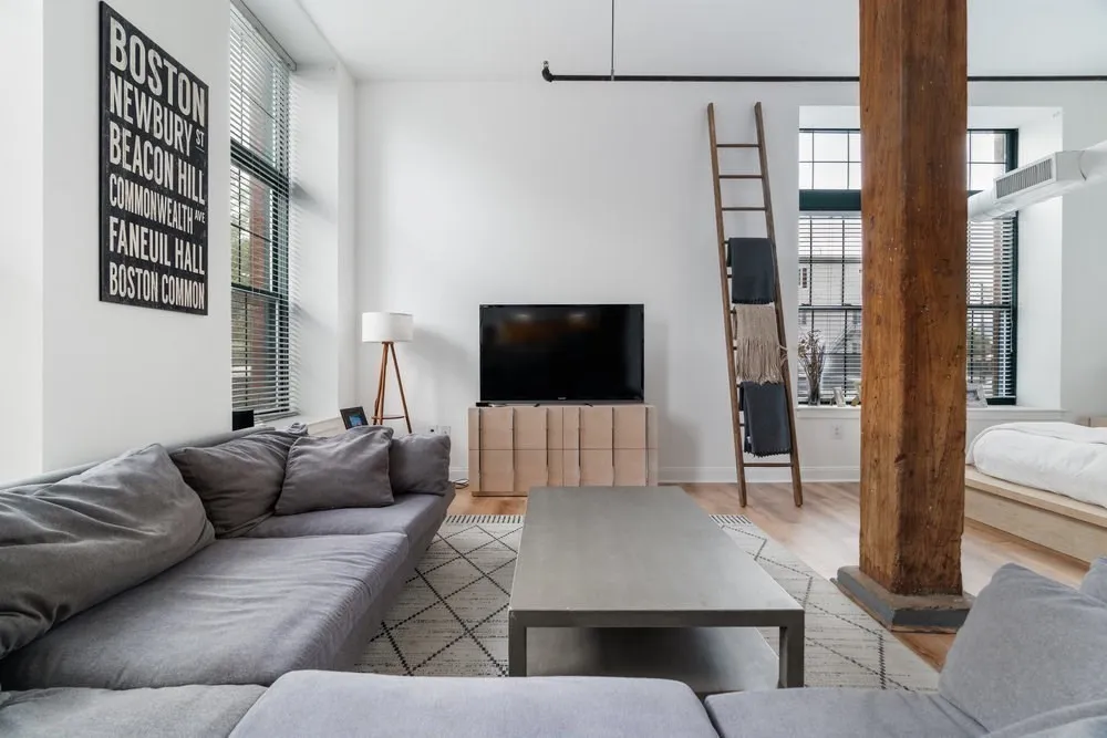 881 E 1st, South Boston