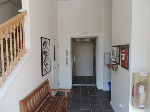 145 Union St, Center