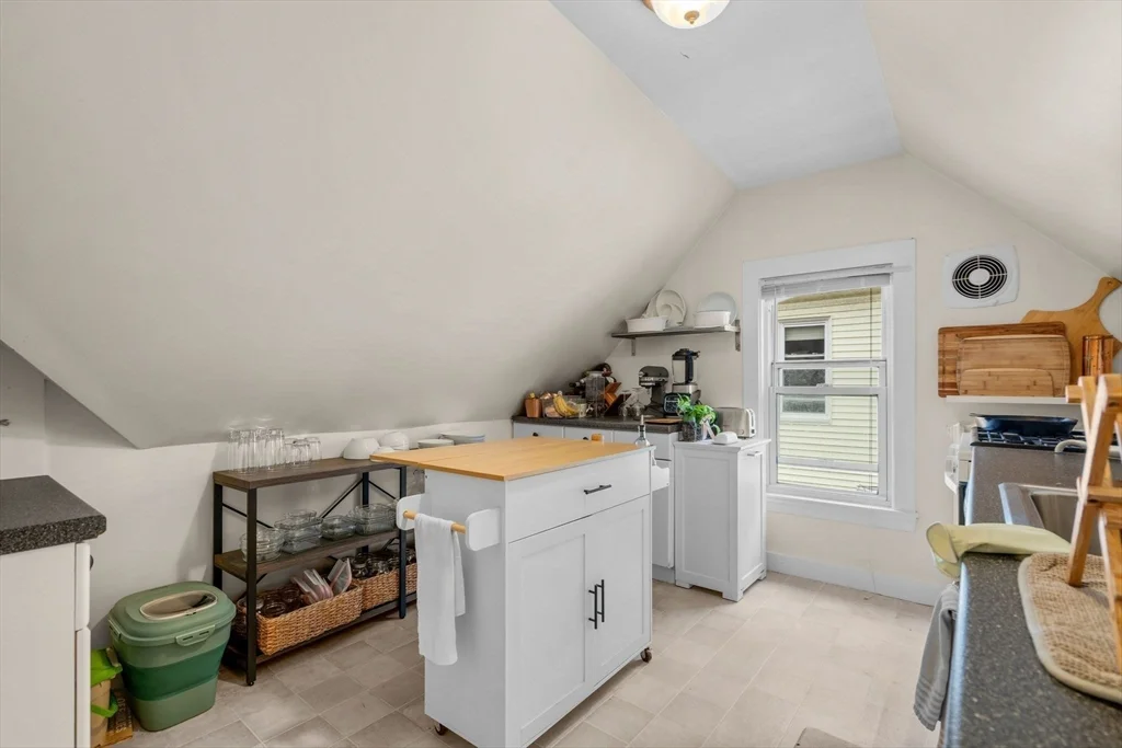 5 Wenham St, Jamaica Plain