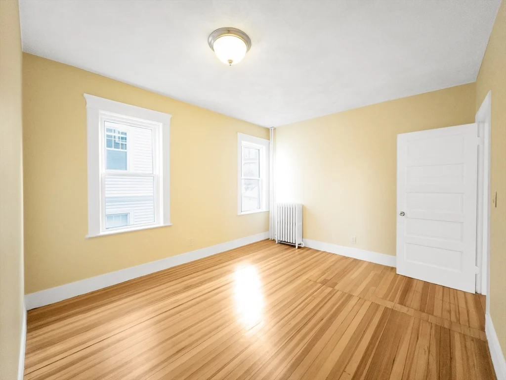 24 Montvale St, Roslindale