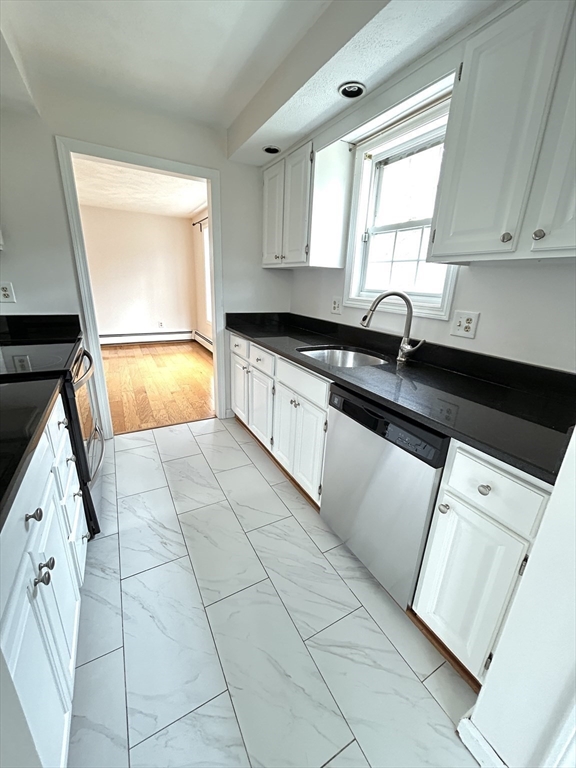 12 Homeward Ln, Natick