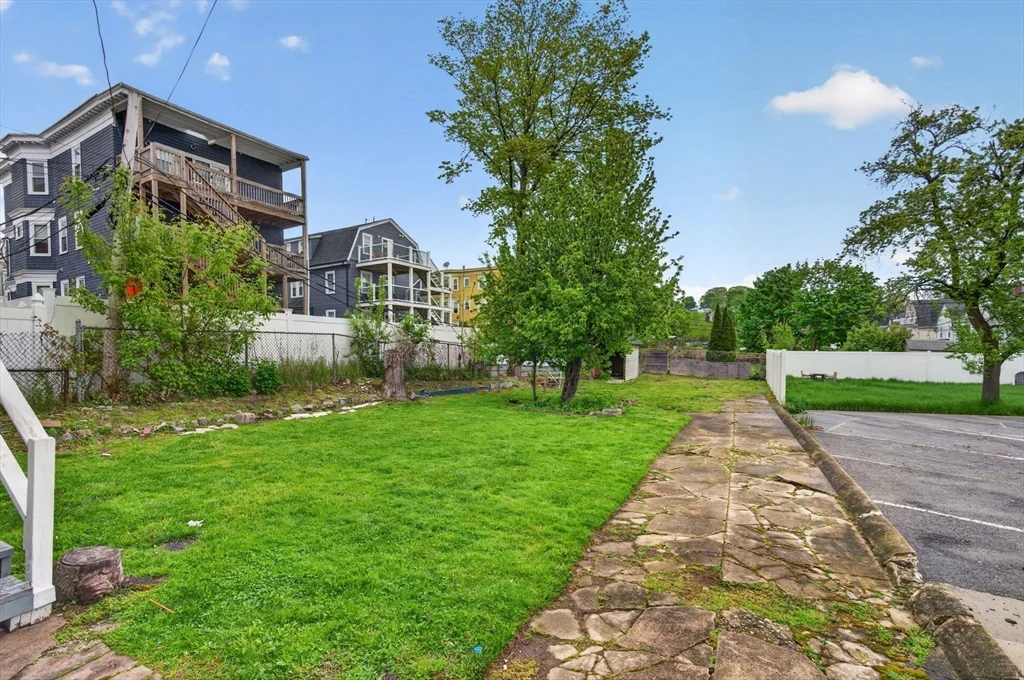 64 Topliff, Dorchester