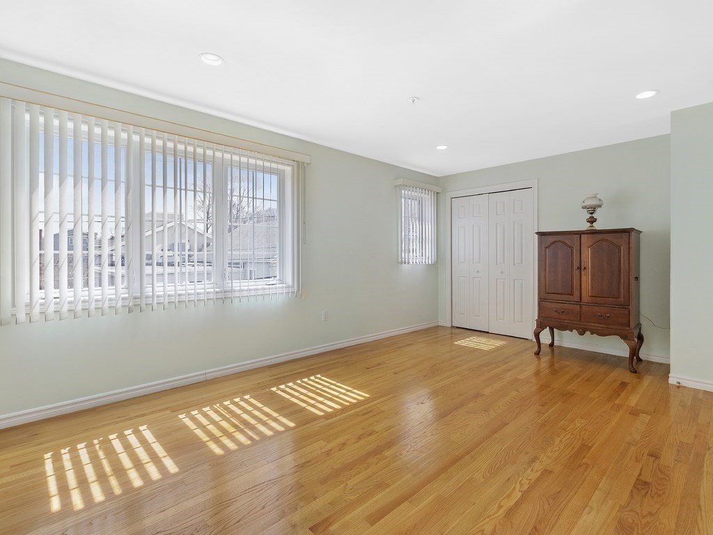 40 Myrtle St, Waltham