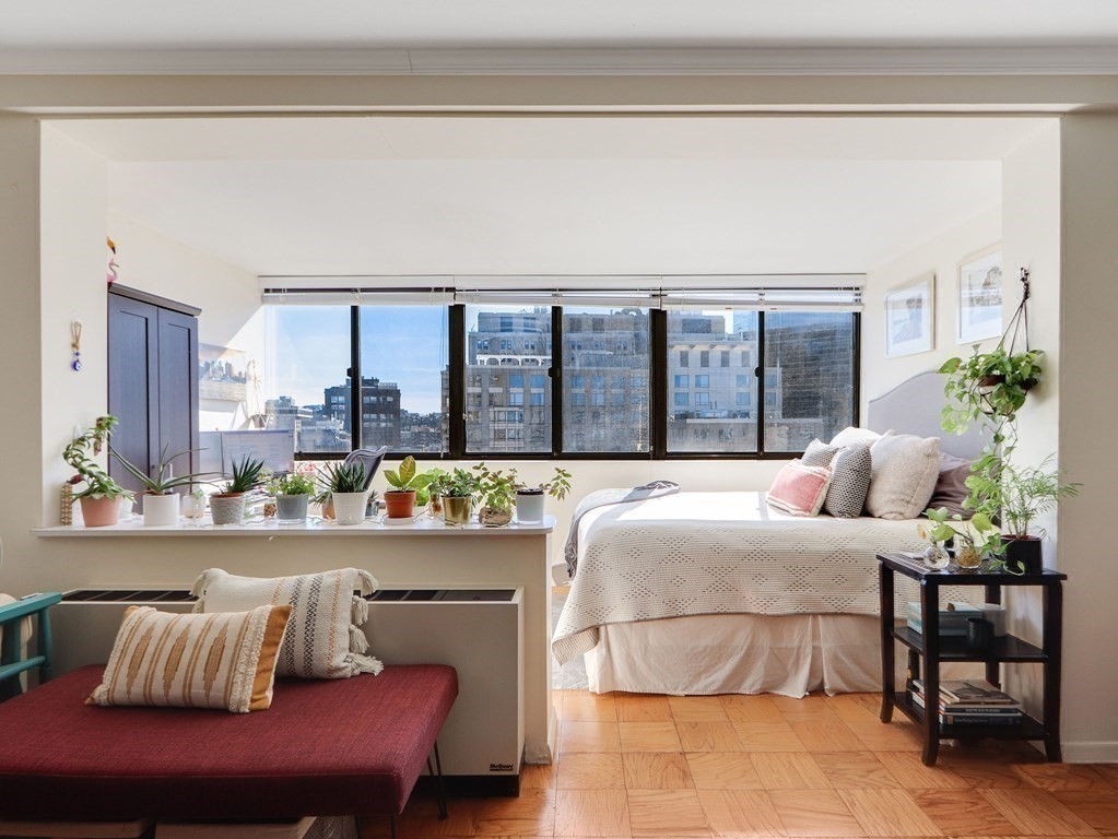 8 Whittier Pl, West End