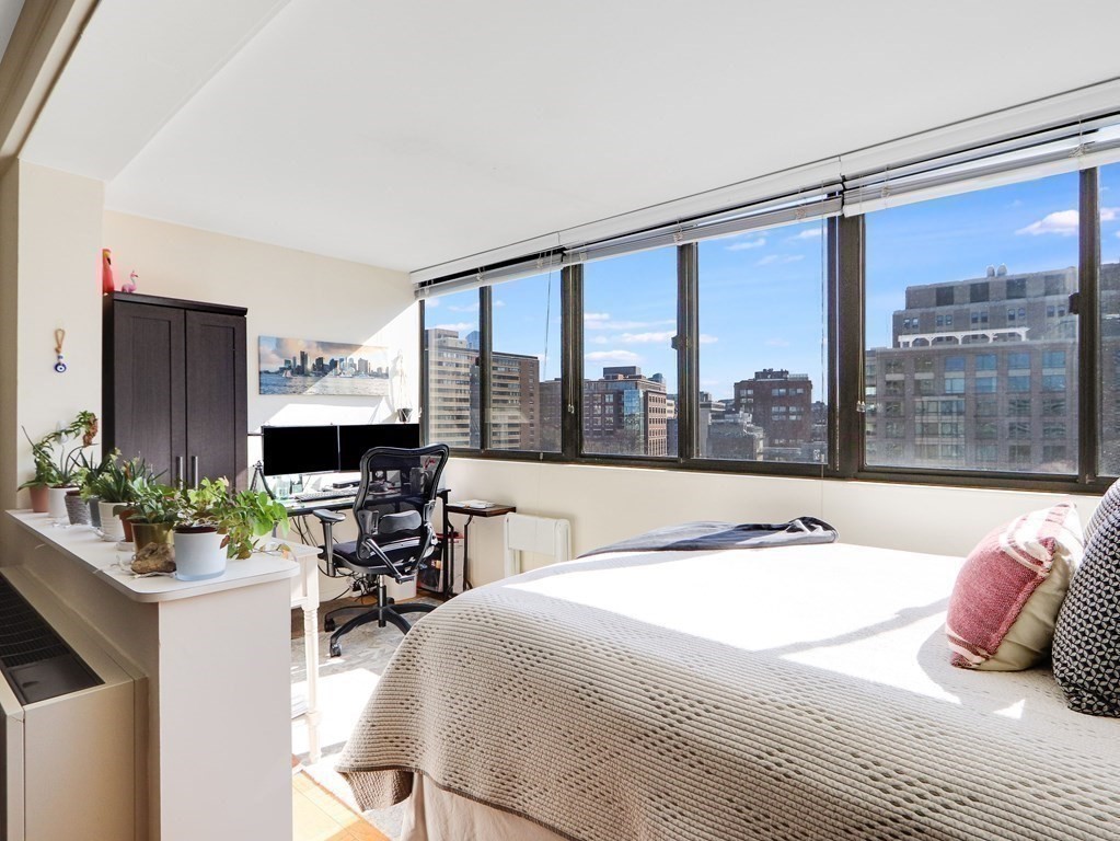 8 Whittier Pl, West End