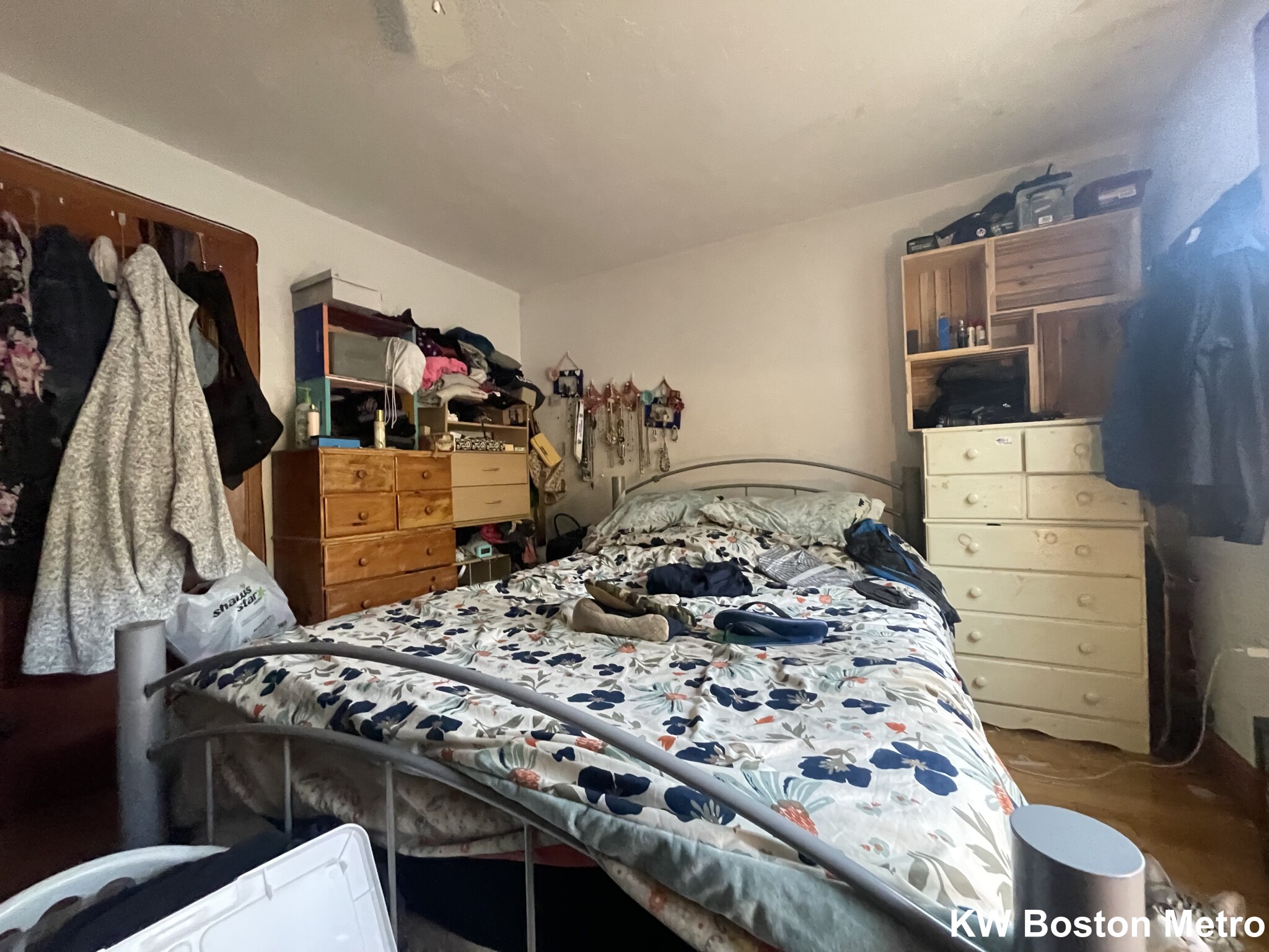 16 Hanson Rd, Saugus