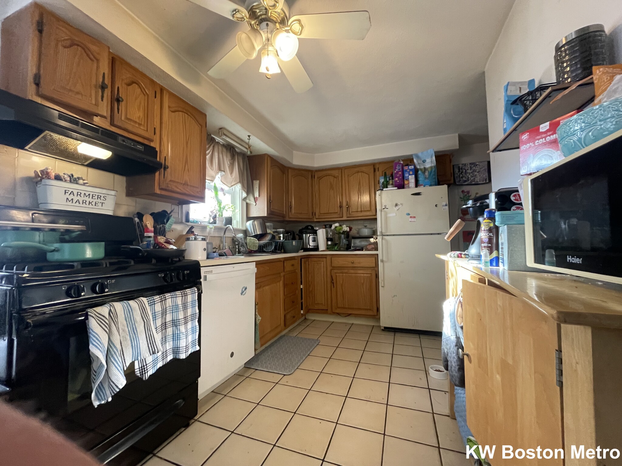 16 Hanson Rd, Saugus