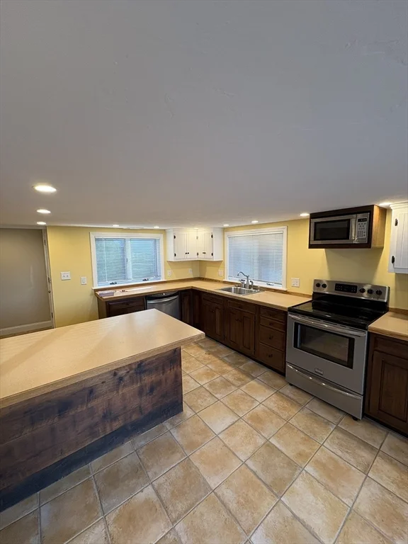 3 Piraino Ln, Gloucester