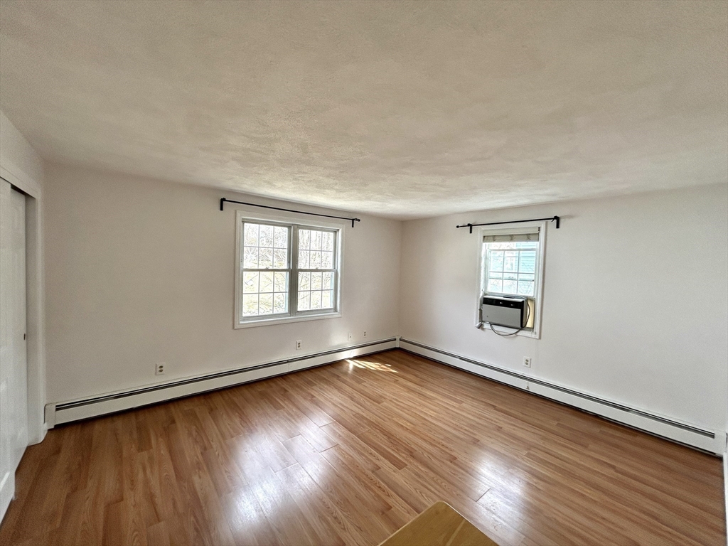 12 Homeward Ln, Natick