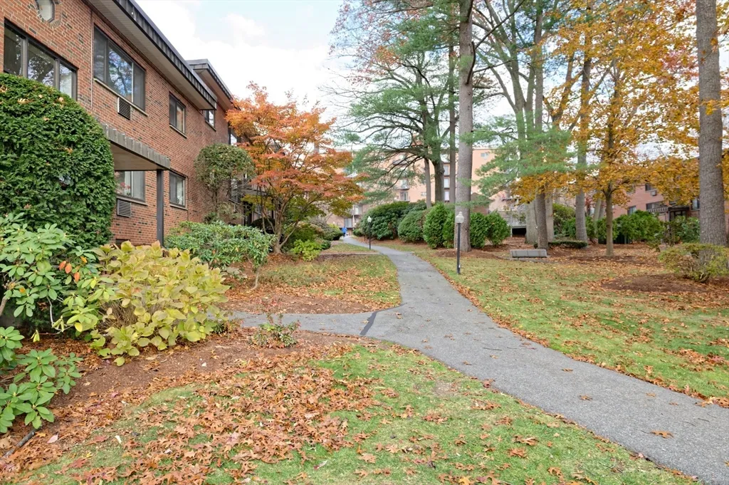 1325 Worcester Rd, Framingham