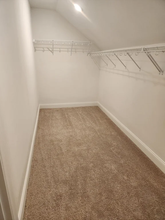 32 Four Seasons Dr, Hampstead