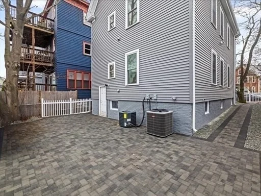 17 Cameron Ave, North Cambridge