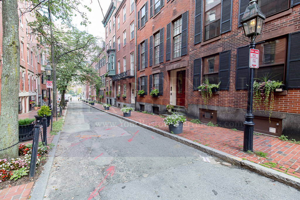2 bed, 1.5 bath apartment for rent at 27 Temple St Unit 3, Beacon Hill — photo 11 of 12
