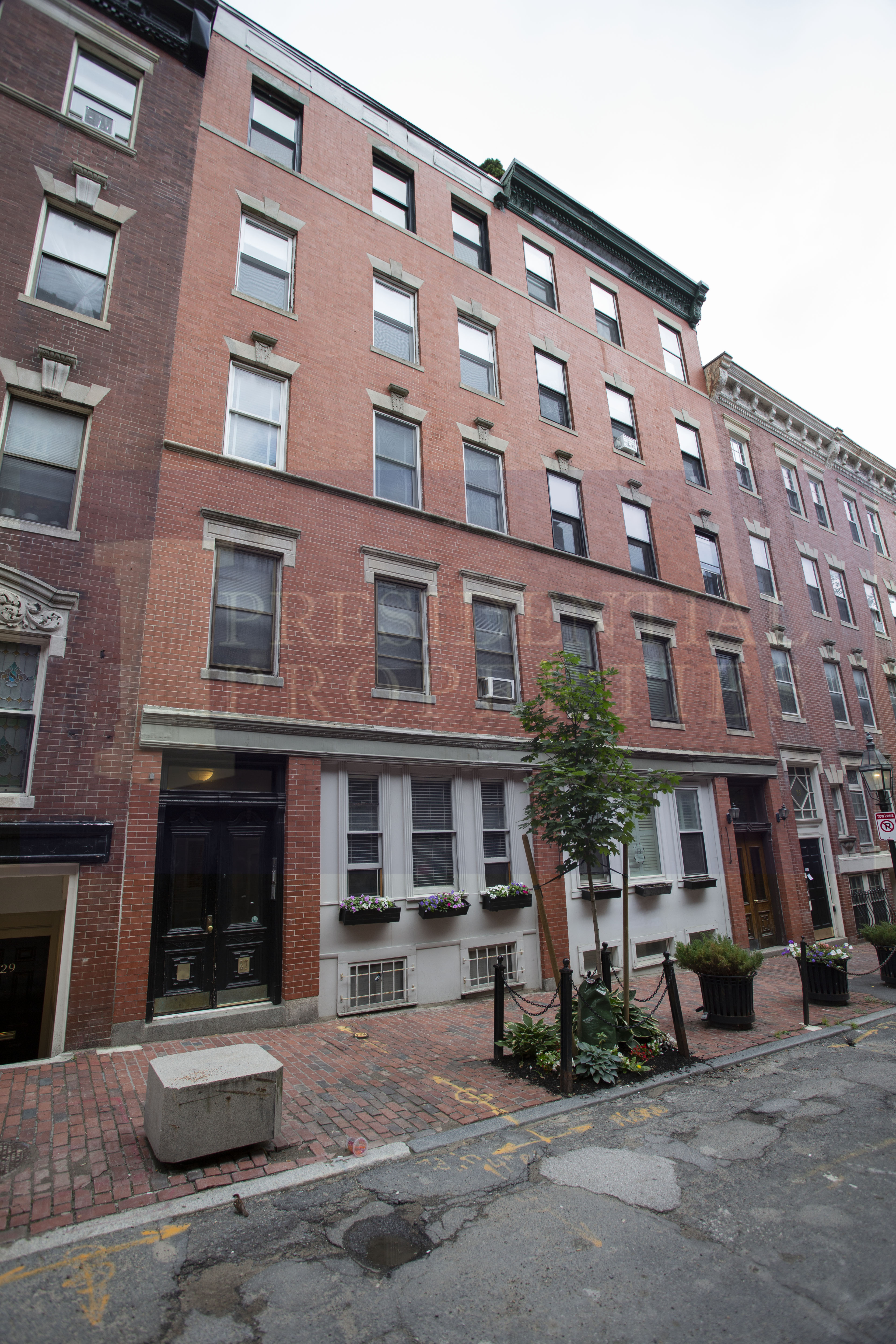 2 bed, 1.5 bath apartment for rent at 27 Temple St Unit 3, Beacon Hill — photo 8 of 12