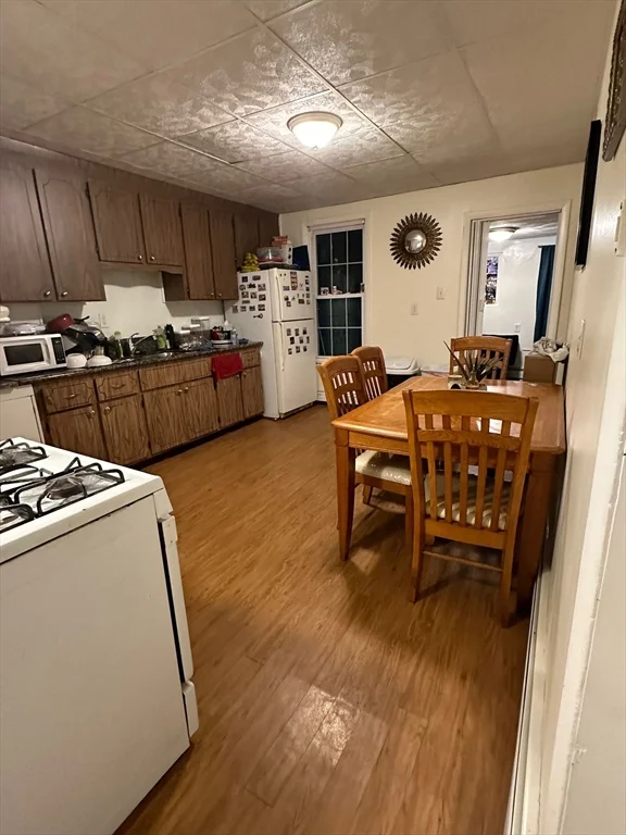 206 Paris St, East Boston
