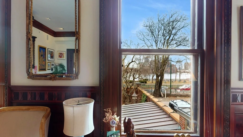 404 Beacon St, Back Bay