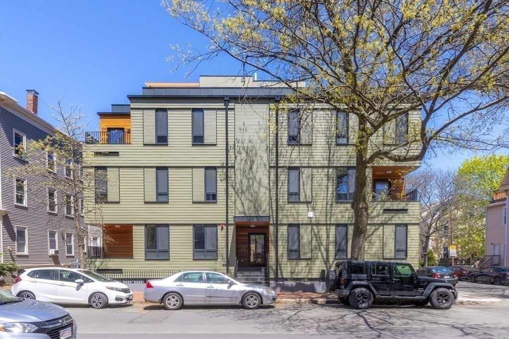 213 Harvard, The Port