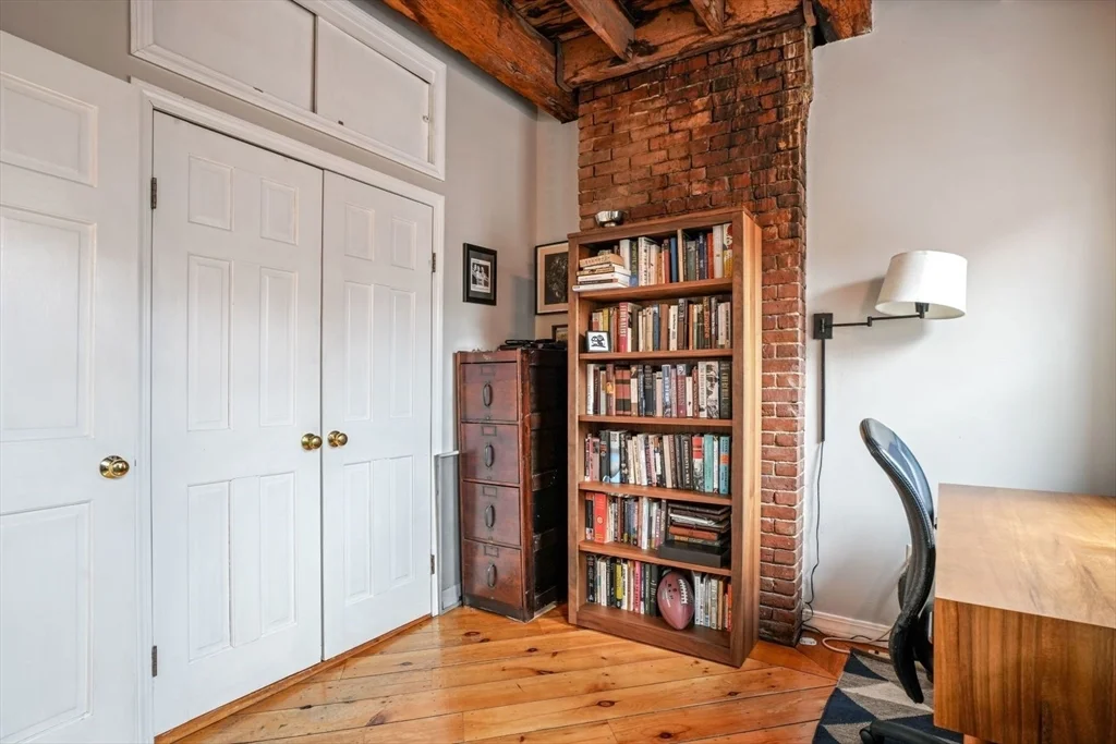1 Goodwin Pl, Beacon Hill