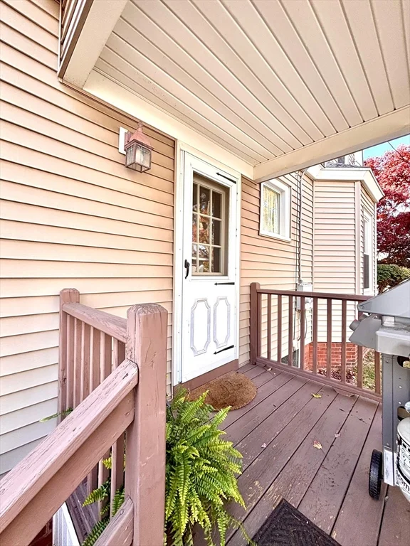 104 Saint James Ave, Holyoke