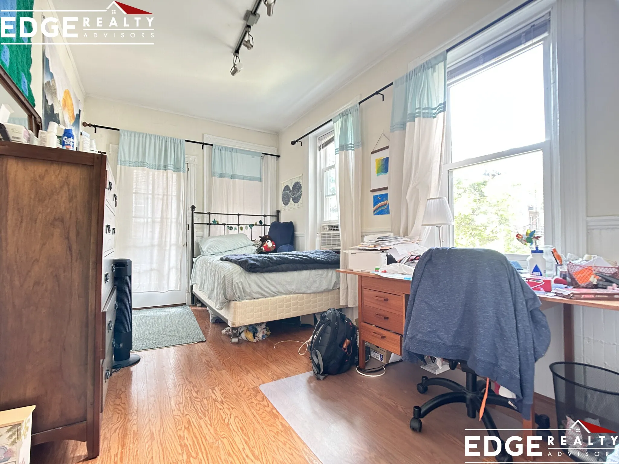 26 Park Vale Ave, Brighton