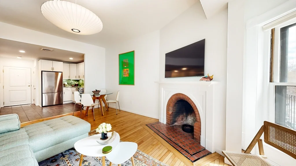 23 Bay State Rd, Back Bay