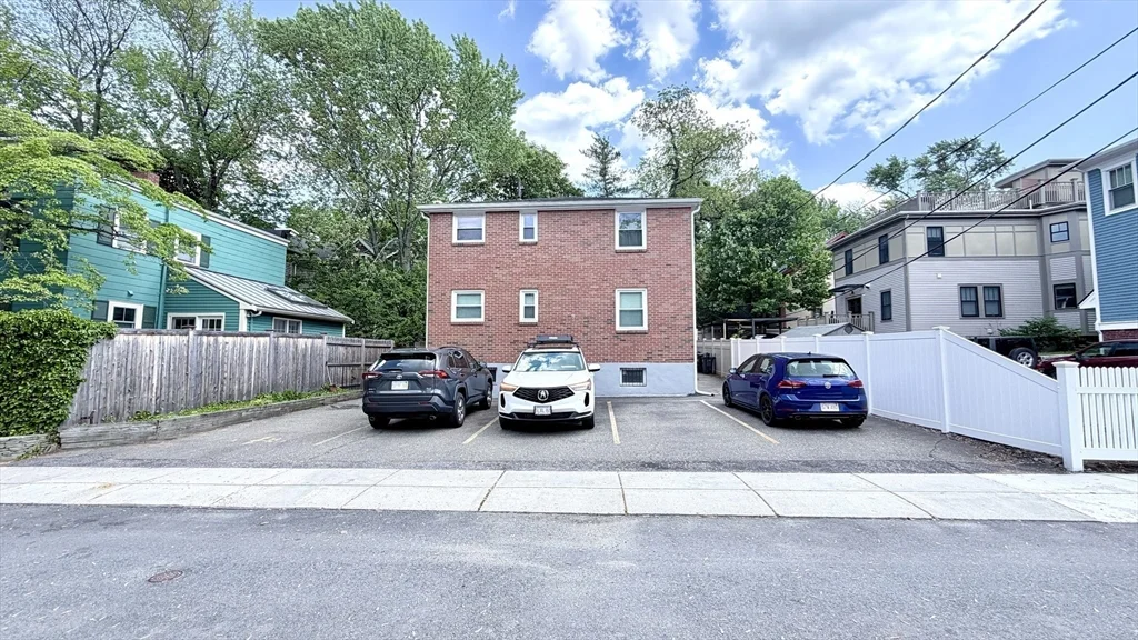 8 Kenwood St, Cambridgeport