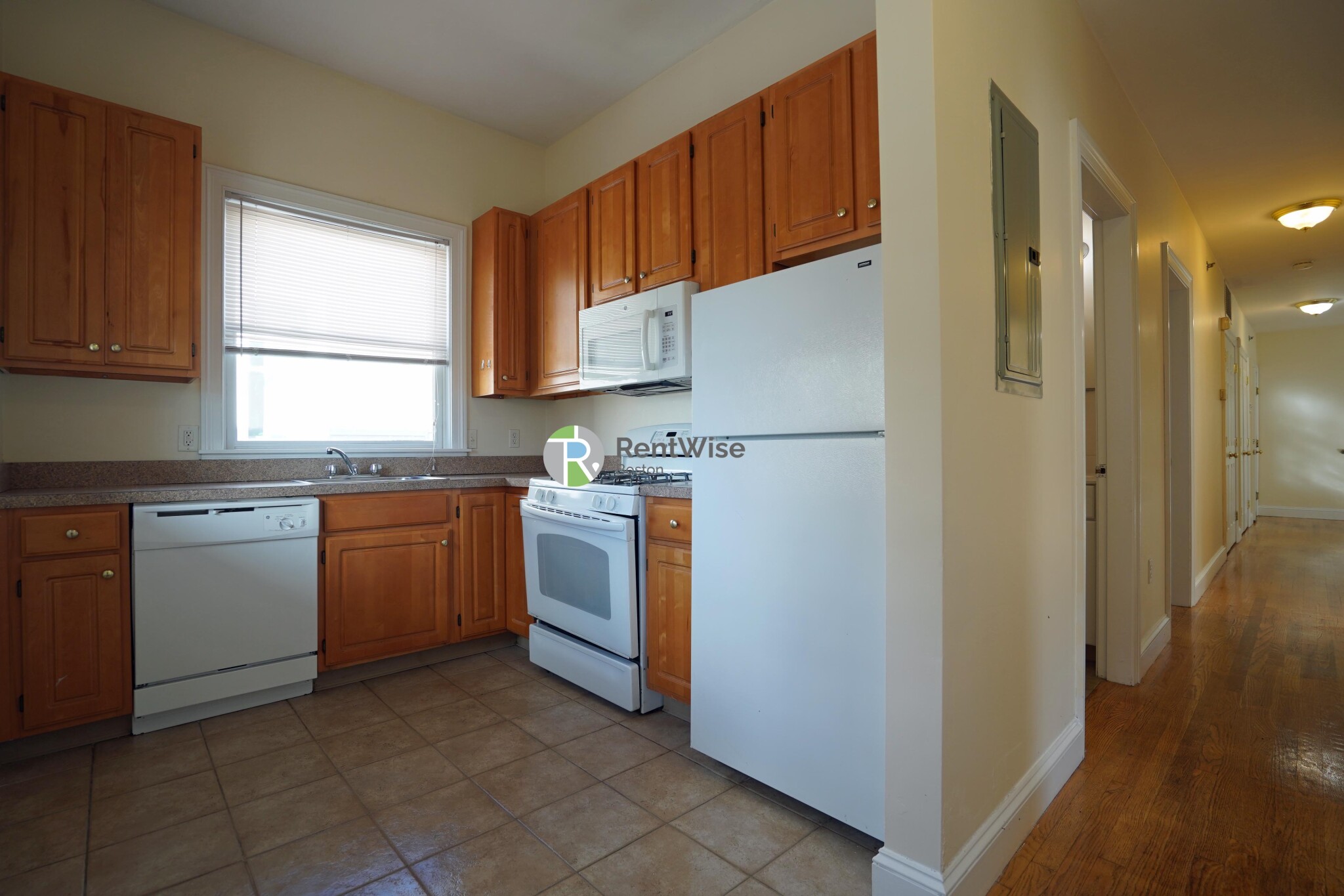 9 Gardner Ter, Allston