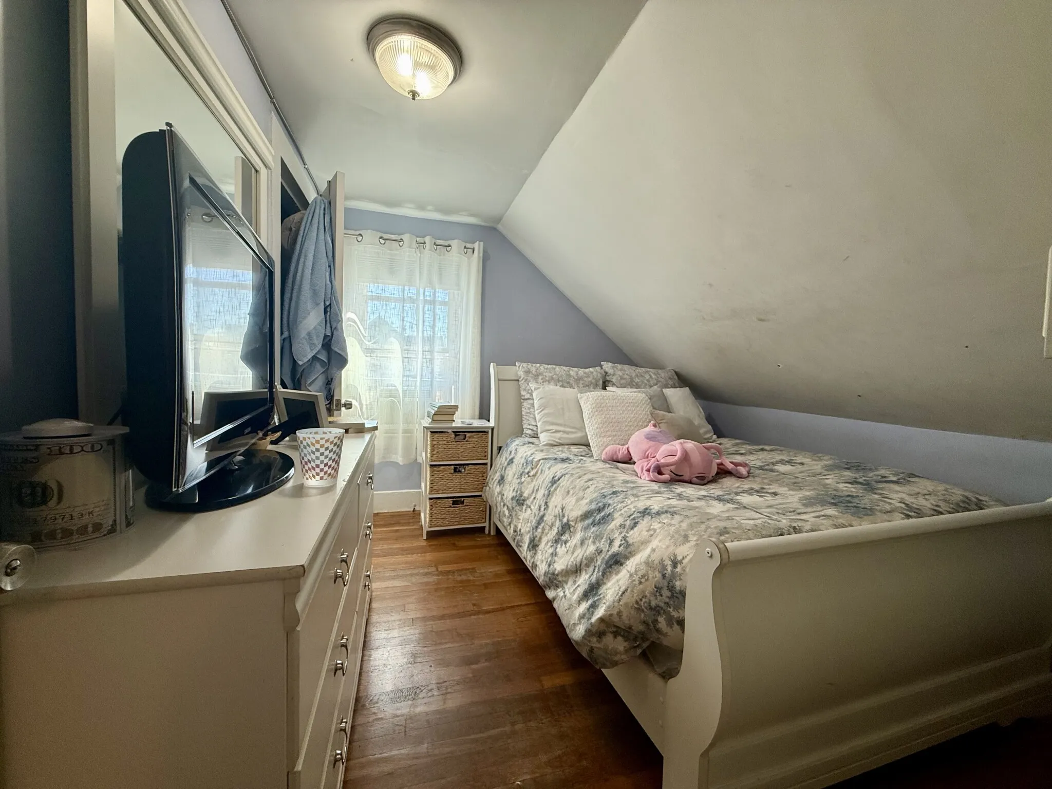 692 Moody St, South Side