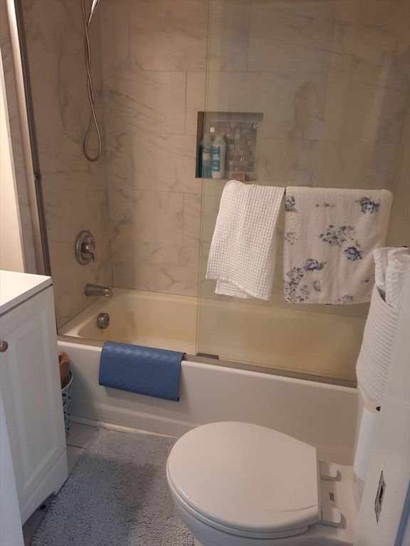 179 Little Sandy Pond Rd, Plymouth