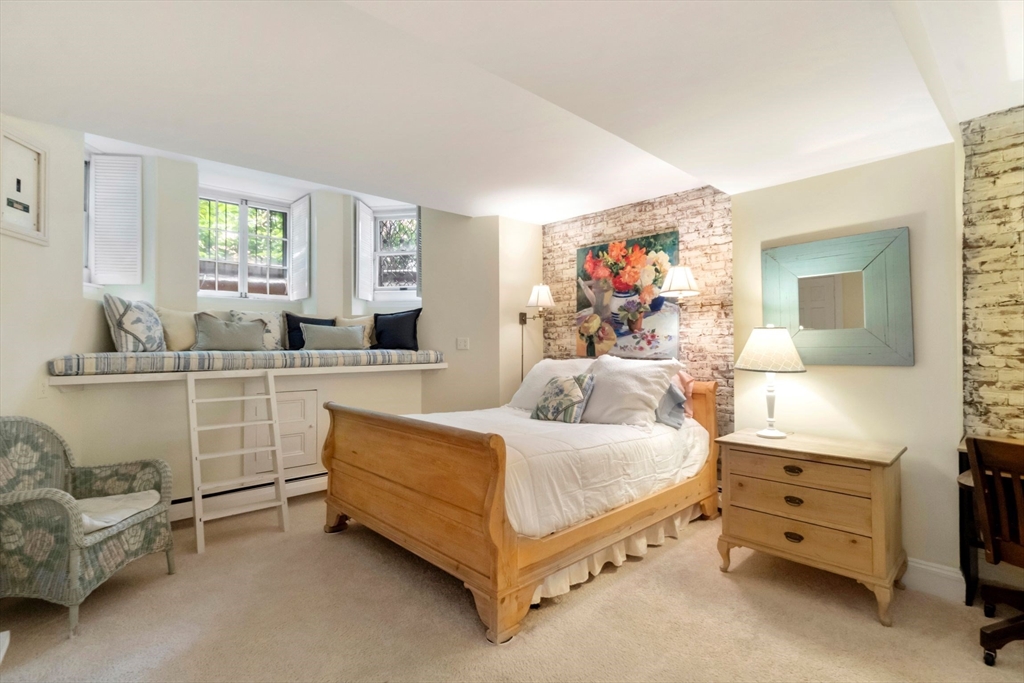 319 Marlborough St, Back Bay