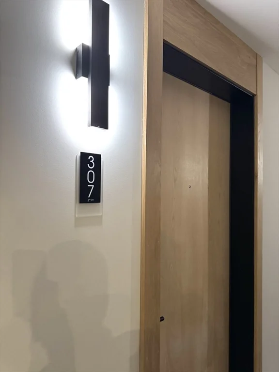 100 Lincoln, Brighton