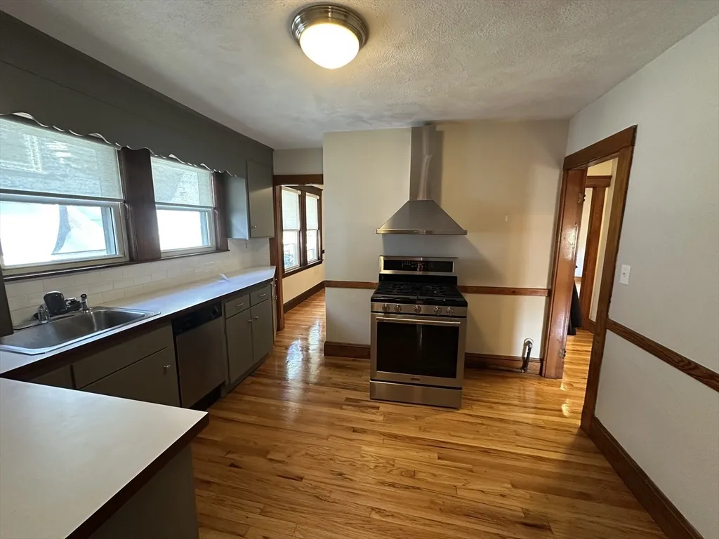 77 Walk Hill, Jamaica Plain