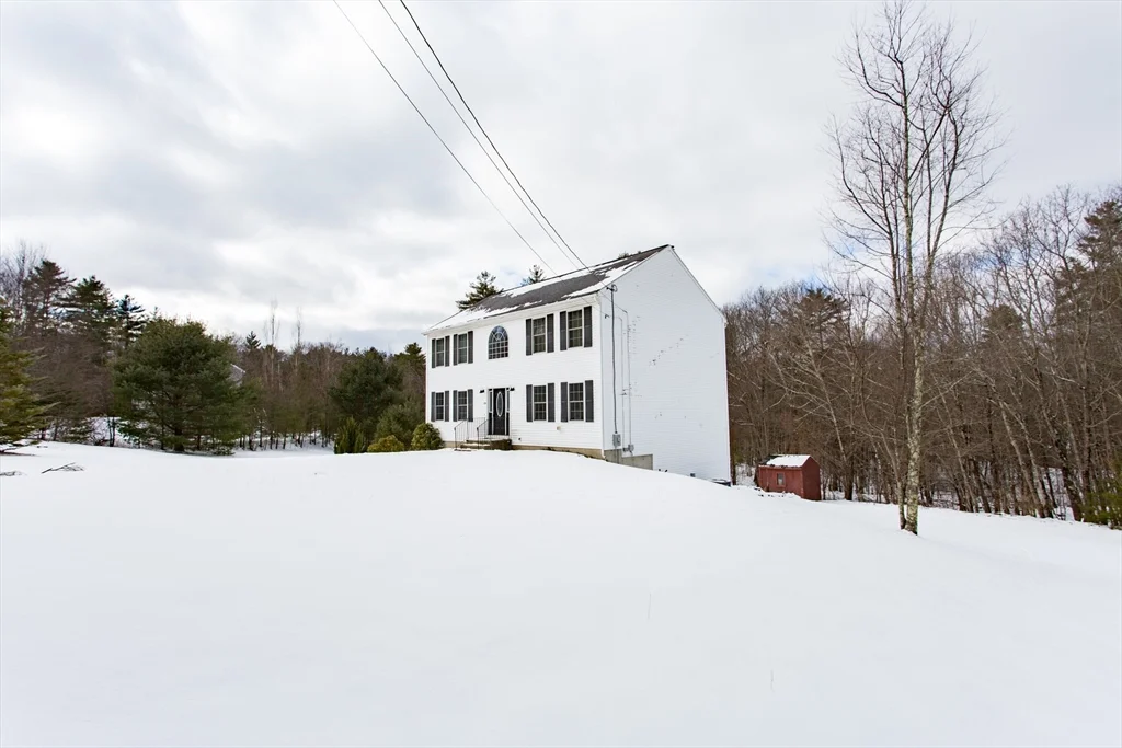 270 New Braintree Rd, West Brookfield