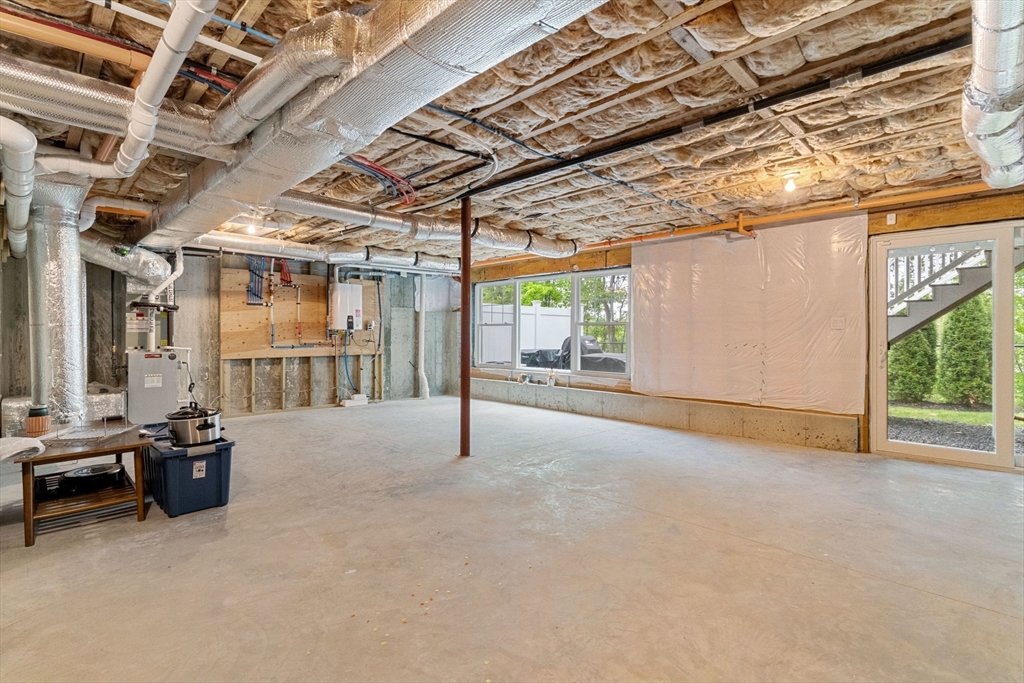 12 Blueberry Hill Ln, Melrose