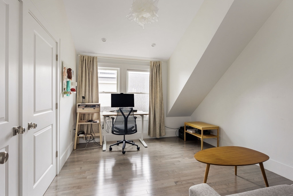 37 Claremon St, Davis Square